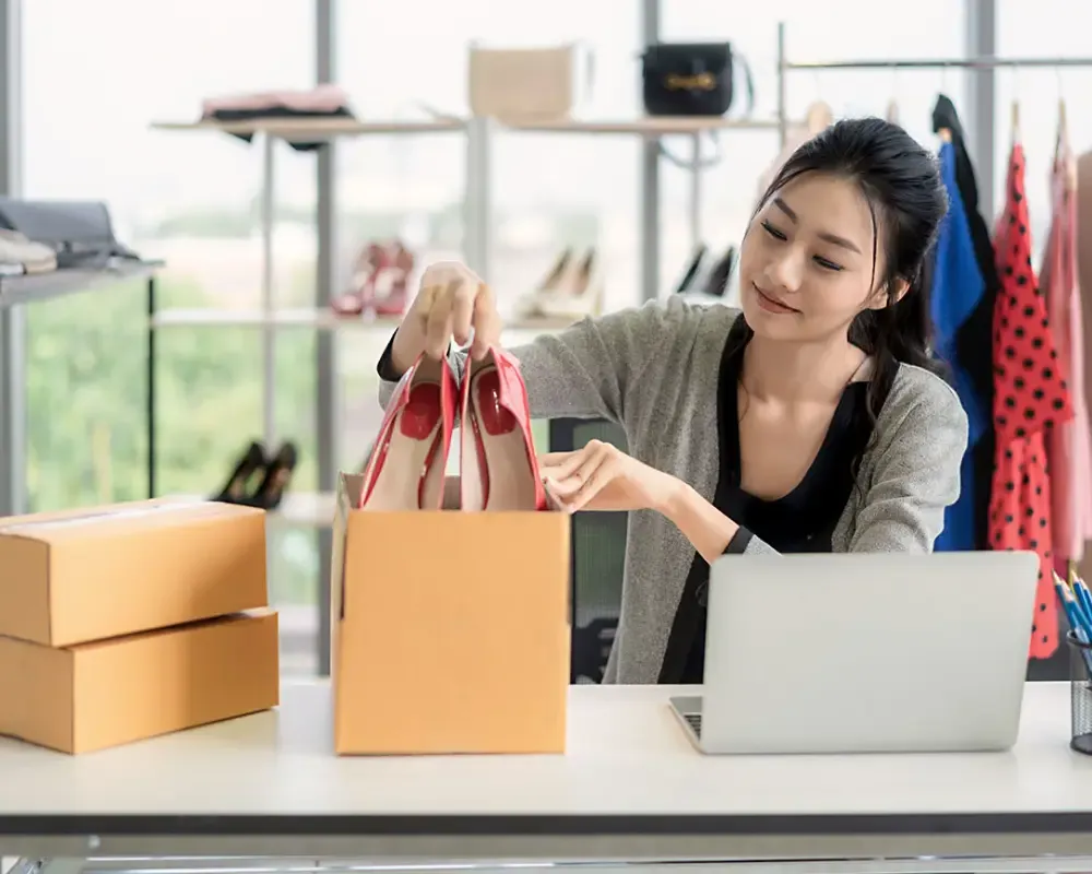 E-commerce packaging and bags